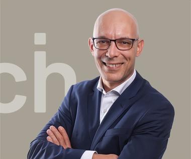 Ein Experte für Geschäftsentwicklung im internationalen B2B-Bereich.