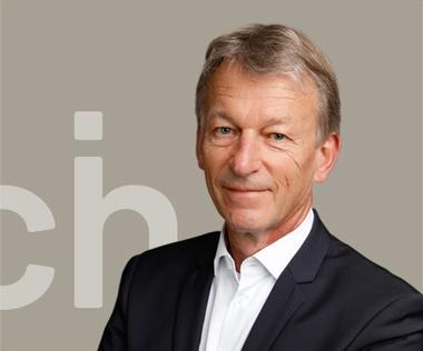 Internationaler C-Level-Executive für Krise und Wachstum