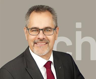 Ein Finanzexperte und Interim Manager.