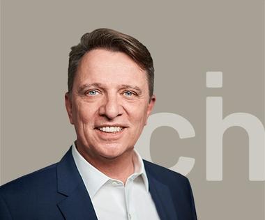 Ein HR Manager und Transformationsexperte im Kraftfahrzeug- sowie Maschinen- und Anlagenbau.