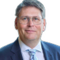 Finanzexperte für globale Konzerne