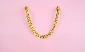 611_2277_intern_einkauf_fuer_schmuckkonzern_neu_aufgebaut