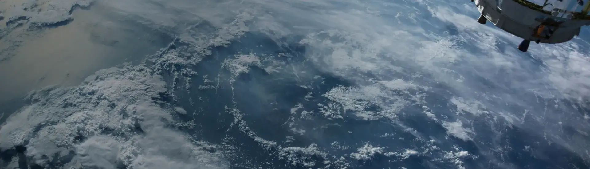 Interim Management Luft- und Raumfahrt: Das Bild zeigt den Blick auf die Erde aus dem All.