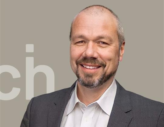 International versierter Experte für Neuausrichtung und ESG in der Kunststoffindustrie