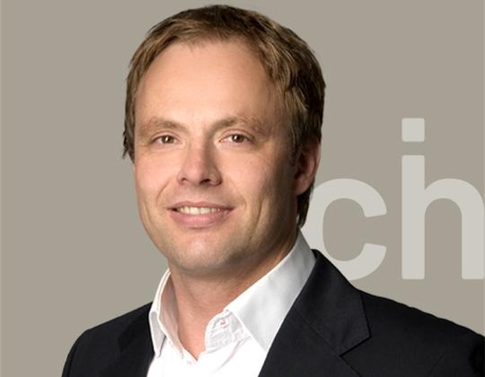 Ein Einkaufsexperte mit Blick über den Tellerrand.