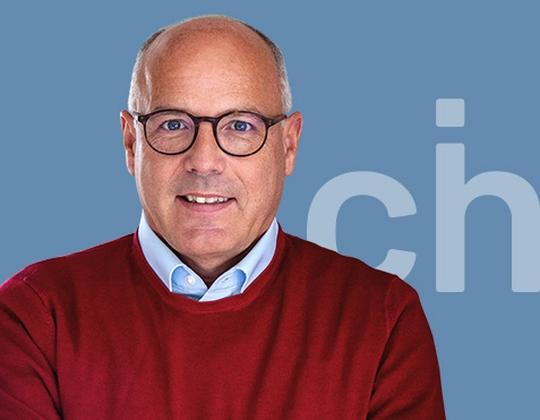 Ein Manager mit Expertise für Unternehmensentwicklung in der Medizintechnik-Branche.