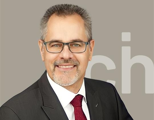 Ein Finanzexperte und Interim Manager.