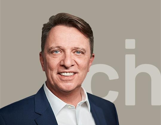 Ein HR Manager und Transformationsexperte im Kraftfahrzeug- sowie Maschinen- und Anlagenbau.