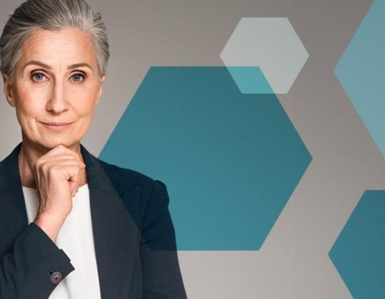 Das Bild zeigt eine auf Pharma und Medizintechnik spezialisierte Interim Managerin.