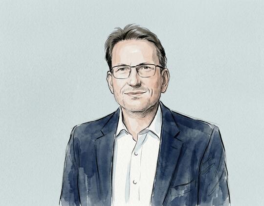 Manager mit Fokus auf IT- und Finanz-Transformation