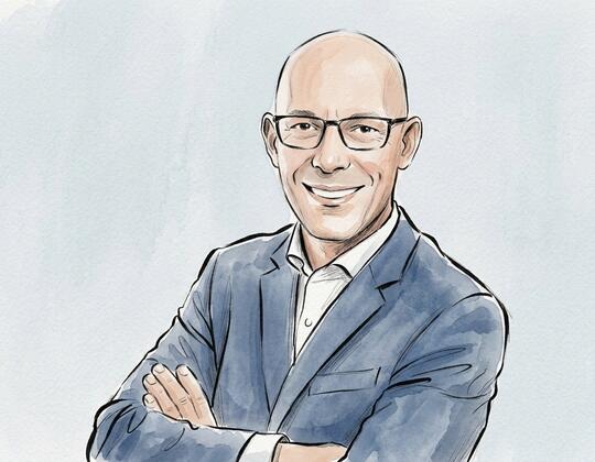 Ein Experte für Geschäftsentwicklung im internationalen B2B-Bereich.